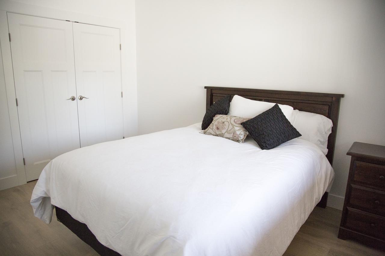 Pacific Point Market And Suites Пауъл Ривър Екстериор снимка
